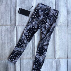 K-Deer Kids Size Small Black Paisley Bandana Print Leggings